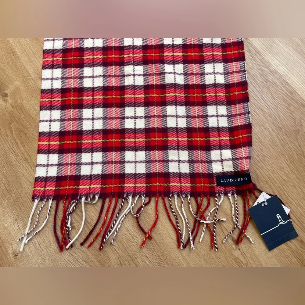 New NWT Lands’ End large plaid scarf cream red fringe